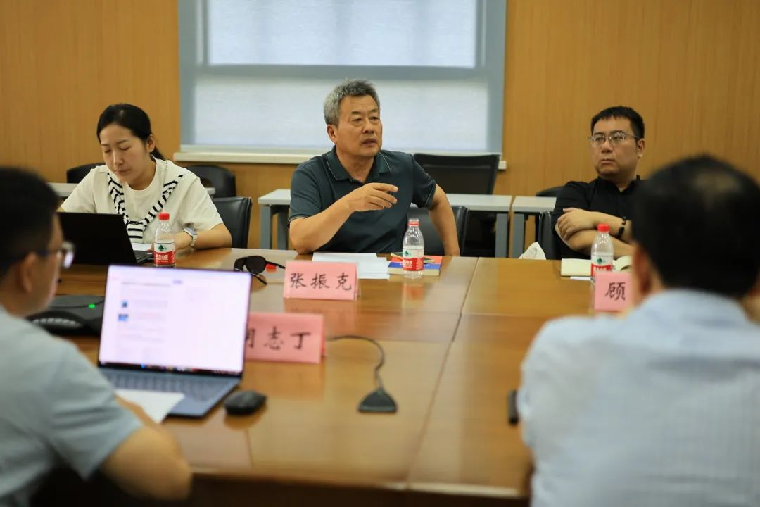 0723书本编写新闻7.jpg
